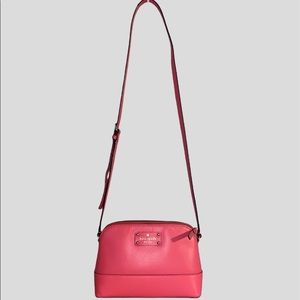 Kate Spade Pink cross body! This purse is in excellent condition!!!